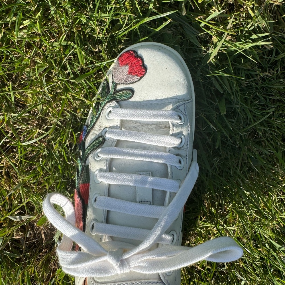 Gucci Sneakers with Botanical Design - Picture 2 of 6